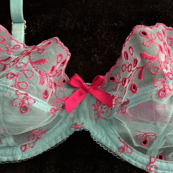 Bra - Picture 2 of 4